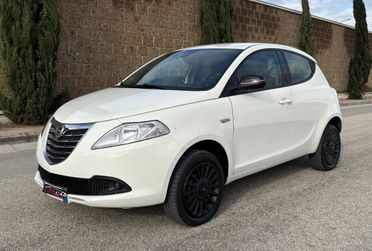 Lancia Ypsilon 0.9 BENZ - GAS 12 MESI DI GARANZIA