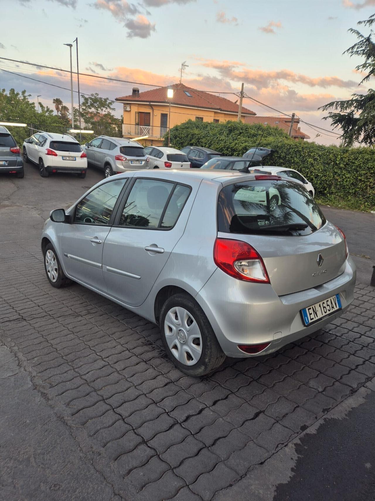 Renault Clio 1.2 69 cv GPL yahoo