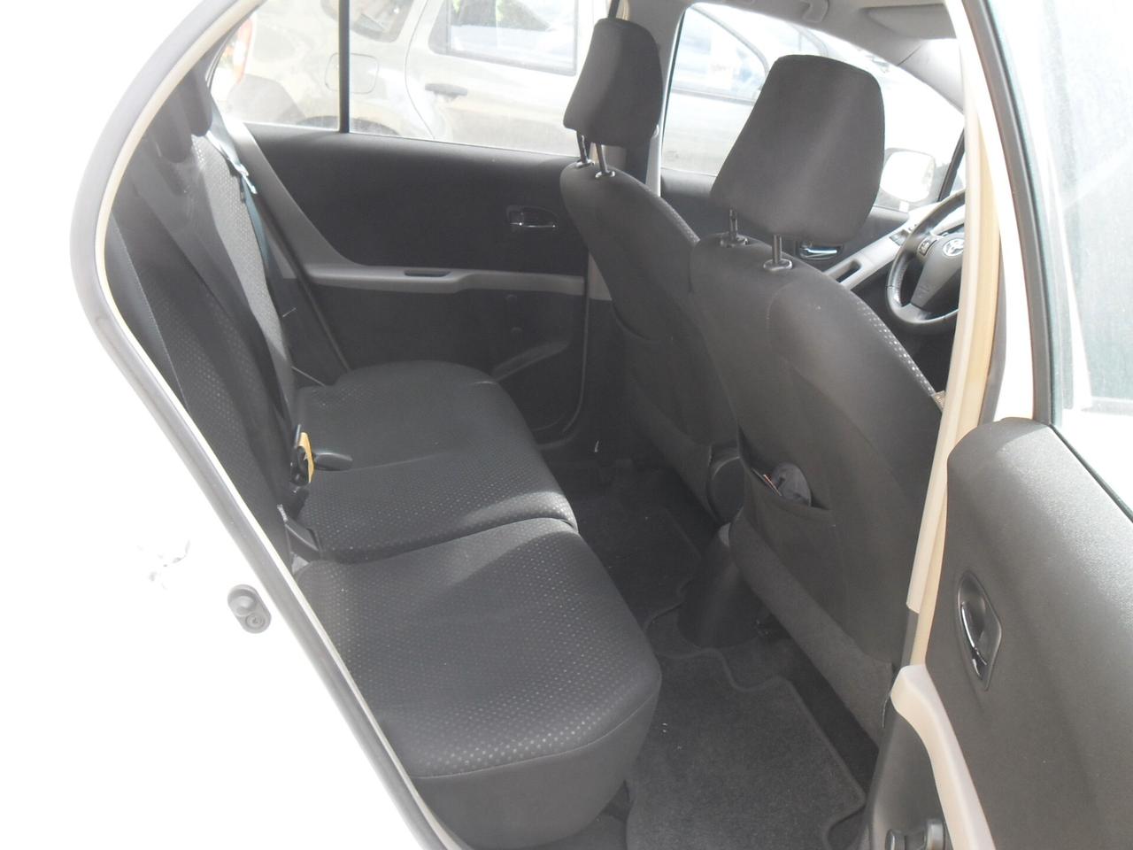 Toyota Yaris 1.0 5 porte