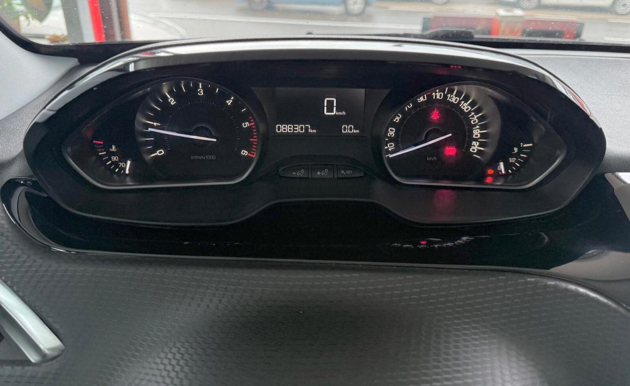 Peugeot 2008 BlueHDi 100 S&S Signature