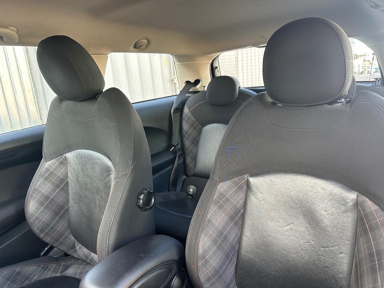 Mini 1.5 Cooper D 3 pt autom 7