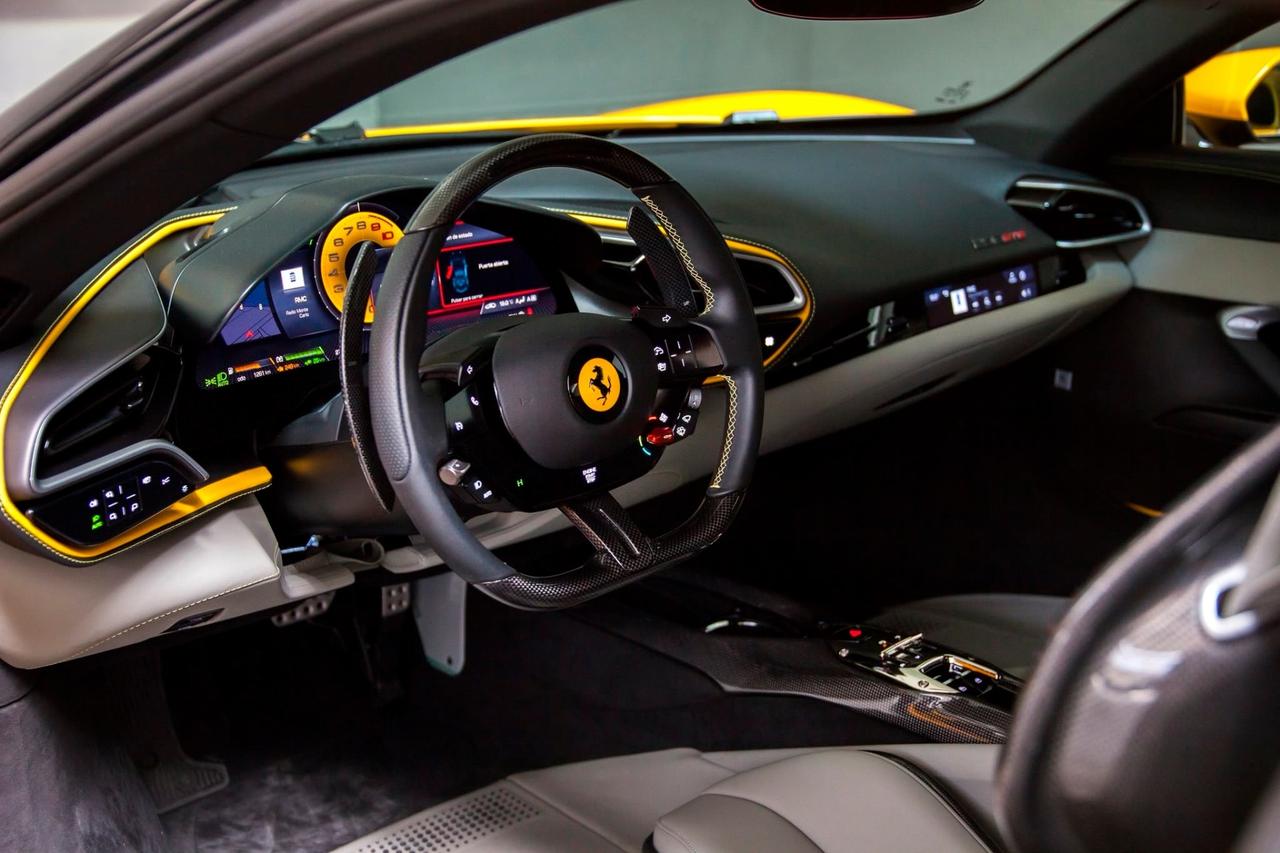 Ferrari 296 GTB 3.0 V6 663CV - possibilità noleggio no scoring