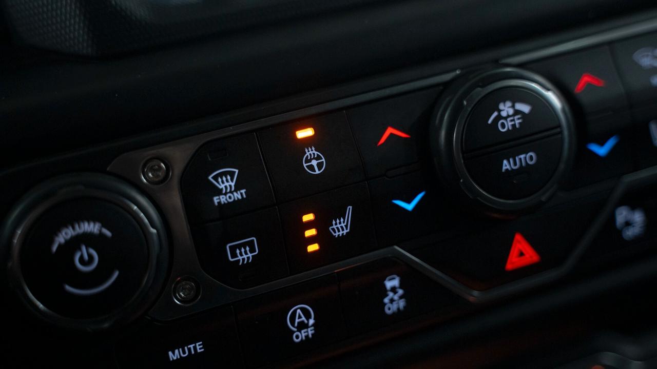 Jeep Wrangler UNLIMITED 2.2 MJT II SAHARA AUTO 200 CV XENO NAVI