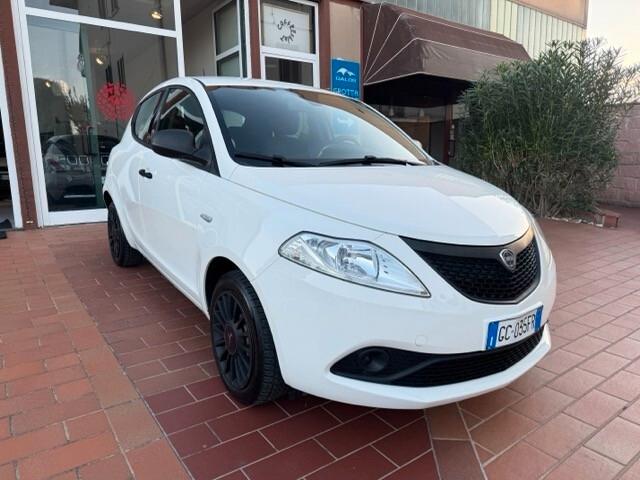 Lancia Ypsilon HYBRID soli 39000 km da 90 euro al mese