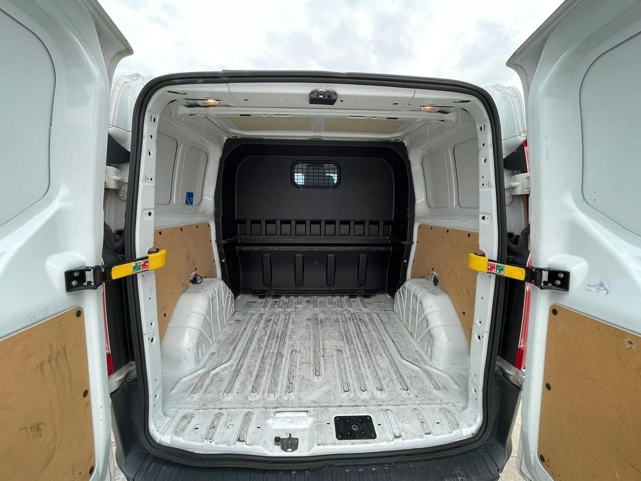 FORD TRANSIT CUSTOM 6 POSTI EURO6B UNICO PROPRIETARIO