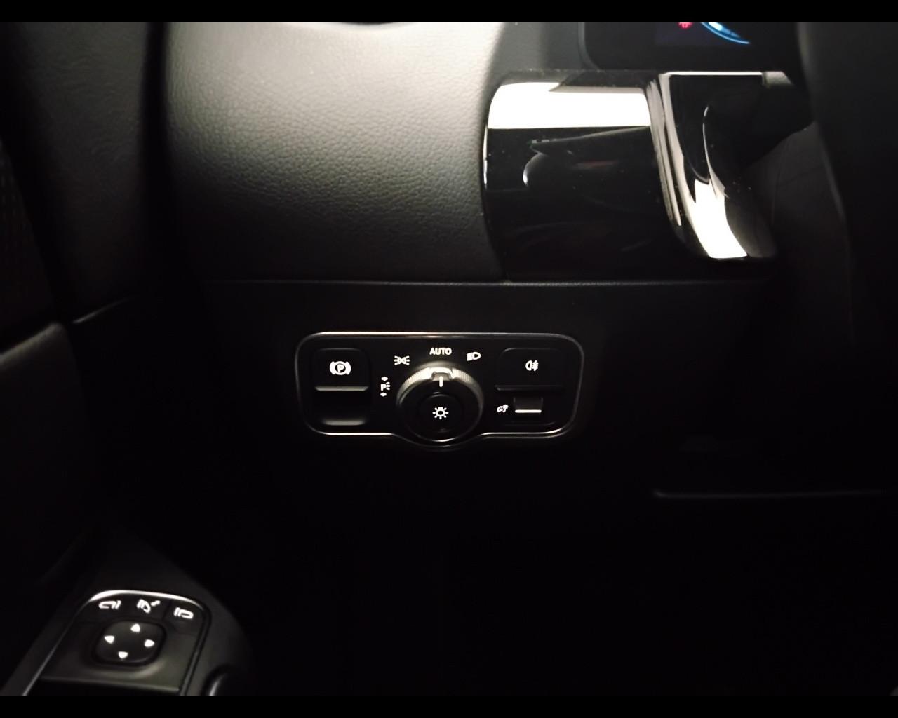 Mercedes-Benz GLA-H247 2020 - GLA 180 d Sport Plus auto