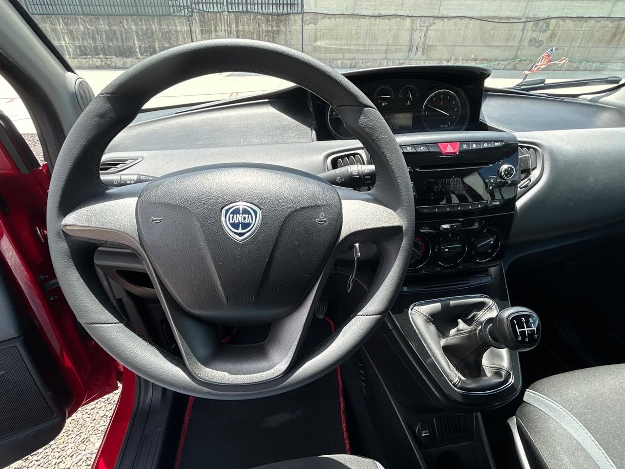 Lancia Ypsilon 0.9 TwinAir 85 CV 5 porte Metano Ecochic Platinum