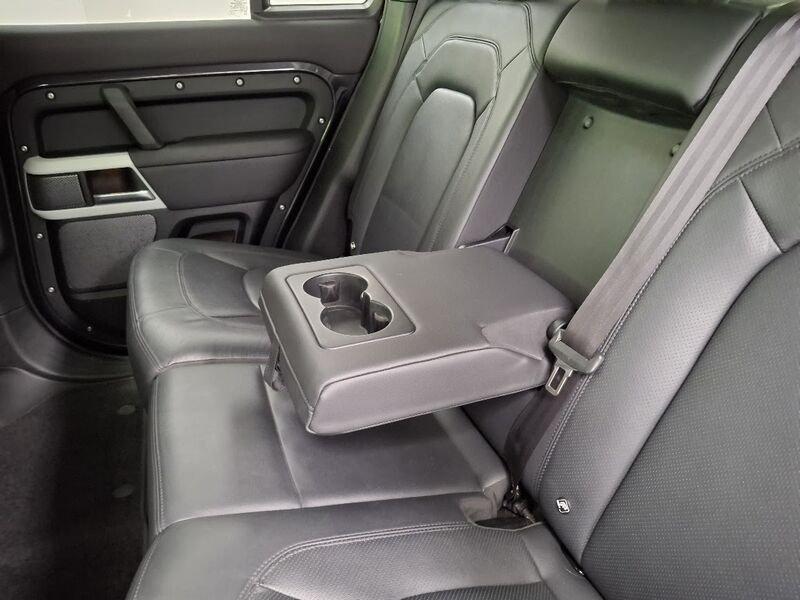 Land Rover Defender 3.0D I6 200 110 SE AWD auto. AUTOCARRO N1