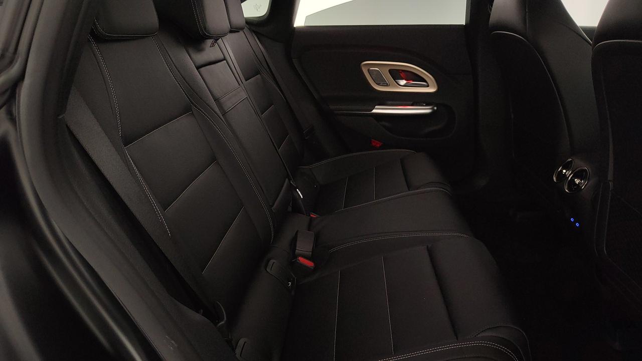 Mercedes-Benz CLA 250+ con tecnologia EQ