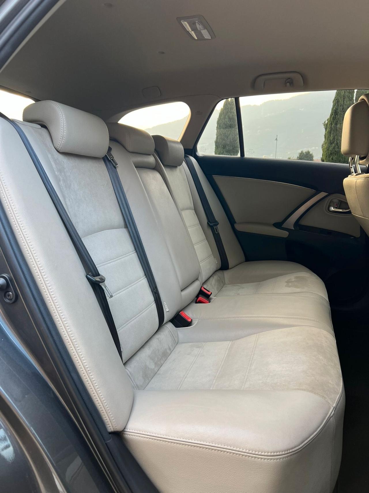 Toyota Avensis 2.2 D-Cat aut. Wagon Style Safety