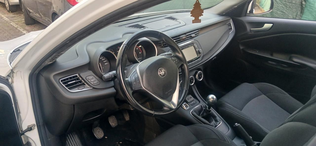 Alfa Romeo Giulietta 1.6 JTDm 120 CV neopatentati
