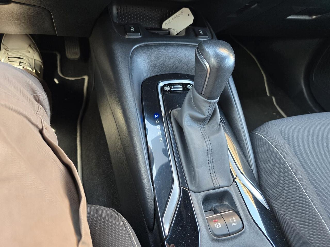 Toyota Corolla TS 1.8 Hybrid Business Tech N1