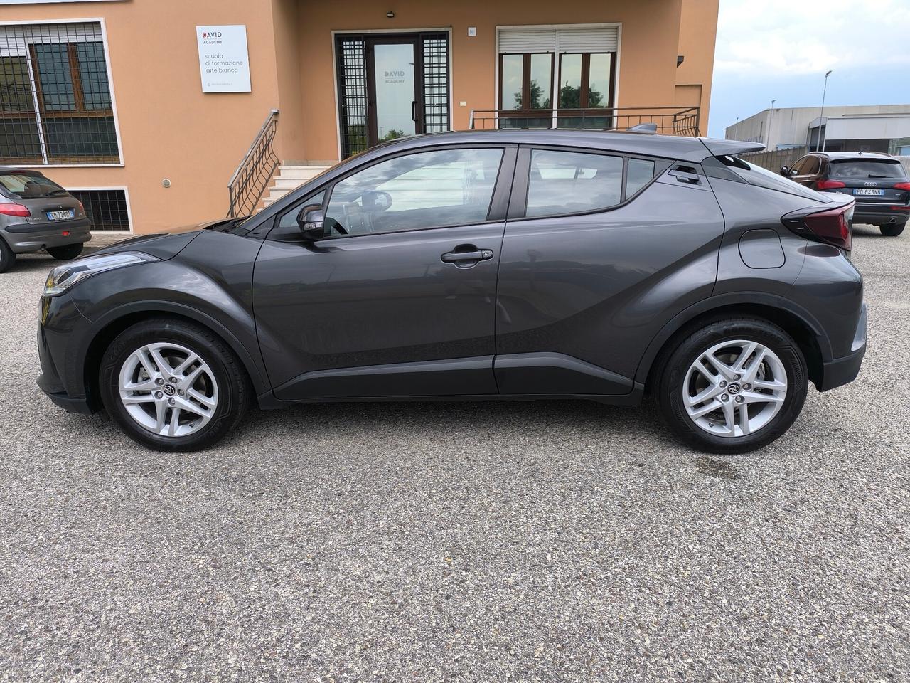 Toyota C-HR 1.8 Hybrid E-CVT Business