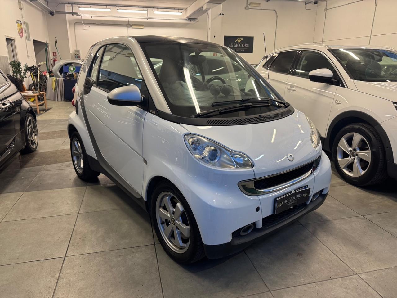 Smart ForTwo 1000 52 kW MHD coupé pure NEOPATENTATI