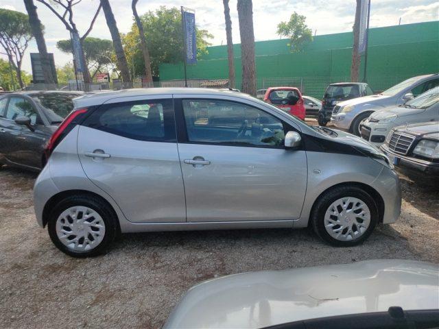 TOYOTA Aygo Connect 1.0 VVT-i CARPLAY,TELECAMERA,CLIMA ..