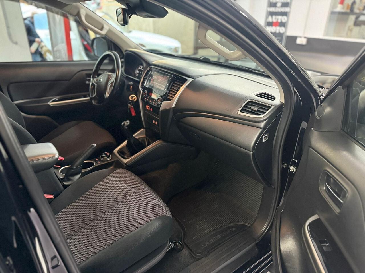 Mitsubishi L200 2.3 D Club Cab 4x4 Super Select Intense