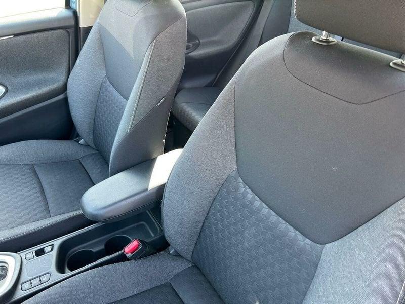 Toyota Yaris Hybrid Trend MY22