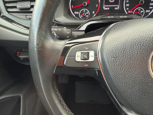 VOLKSWAGEN Polo 1.0 NAVI CARPLAY APPLE&ANDROID+2PDC+CLIMATRONIC