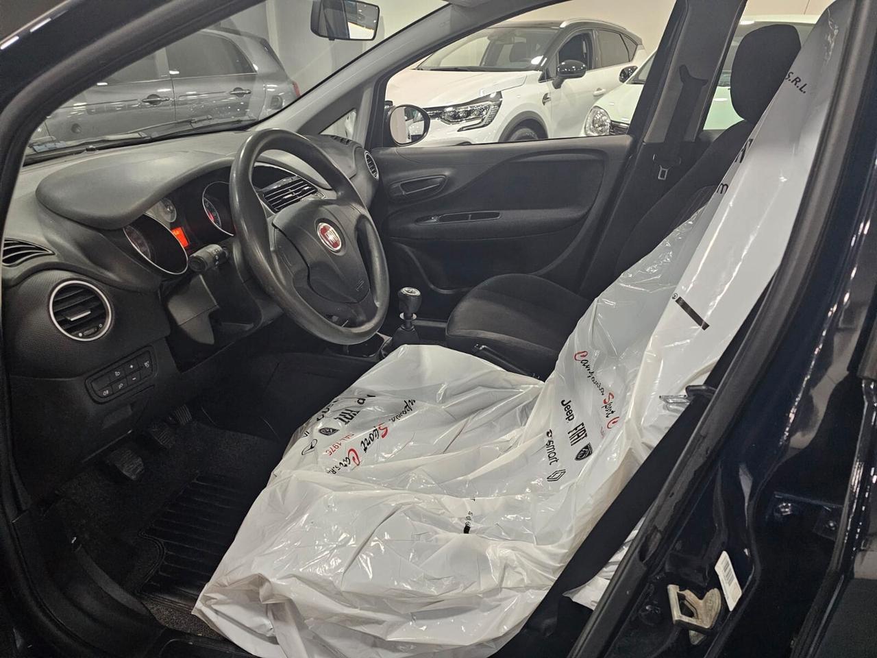 NUOVA FIAT PUNTO STREET LOUNGE 1.2 BENZ 70CV 5 PORTE