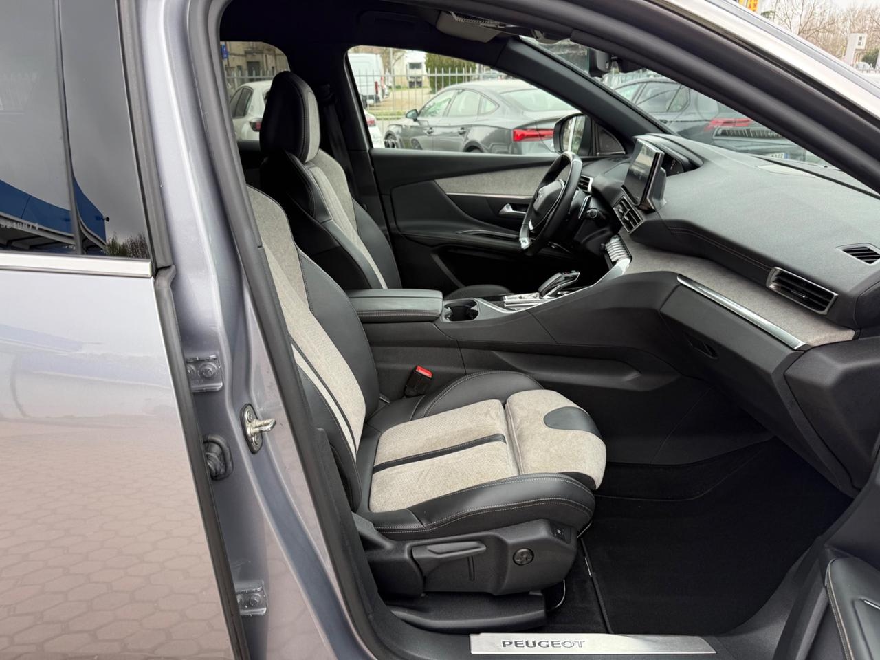 Peugeot 3008 Hybrid 225 e-EAT8 GT