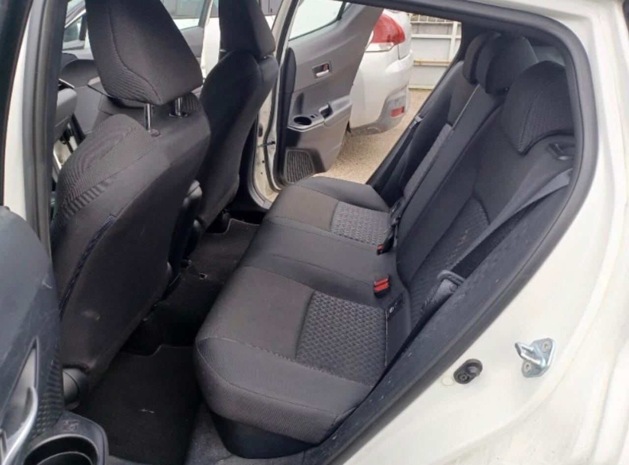 Toyota C-HR 1.8 Hybrid E-CVT Business