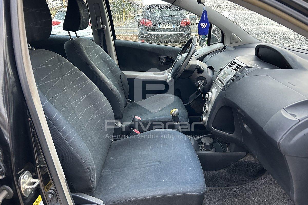 TOYOTA Yaris 1.0 5 porte Sol