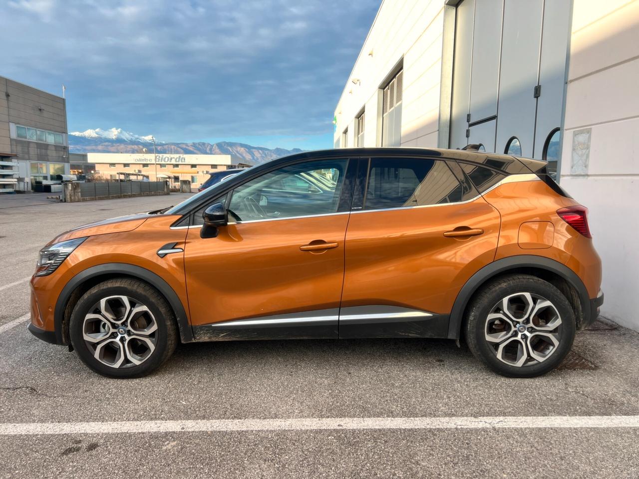 Renault Captur Plug-IN Hybrid E-Tech 160 CV Initiale Paris