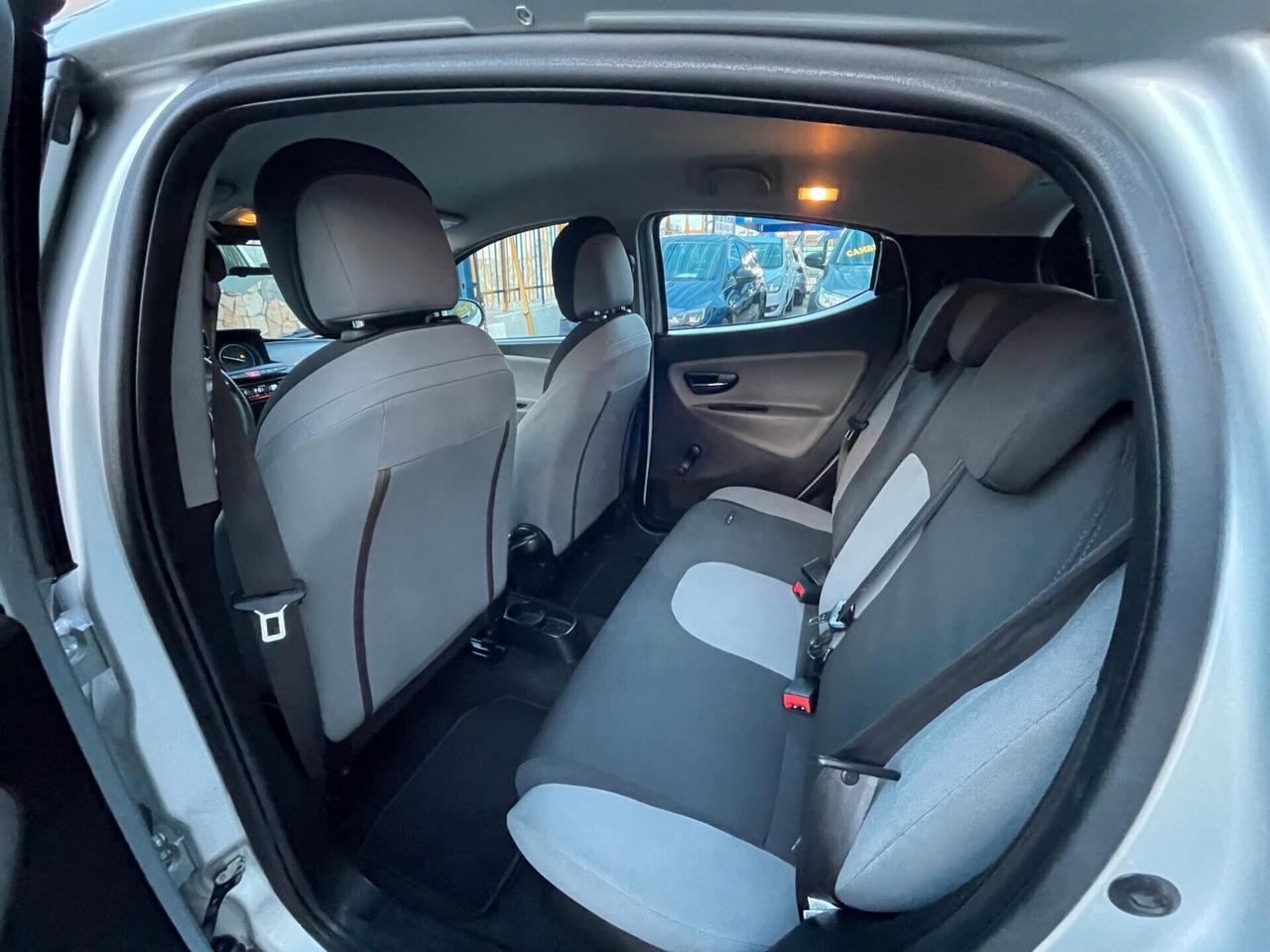 Lancia Ypsilon 1.2 69 CV 5 porte GPL Ecochic Silver