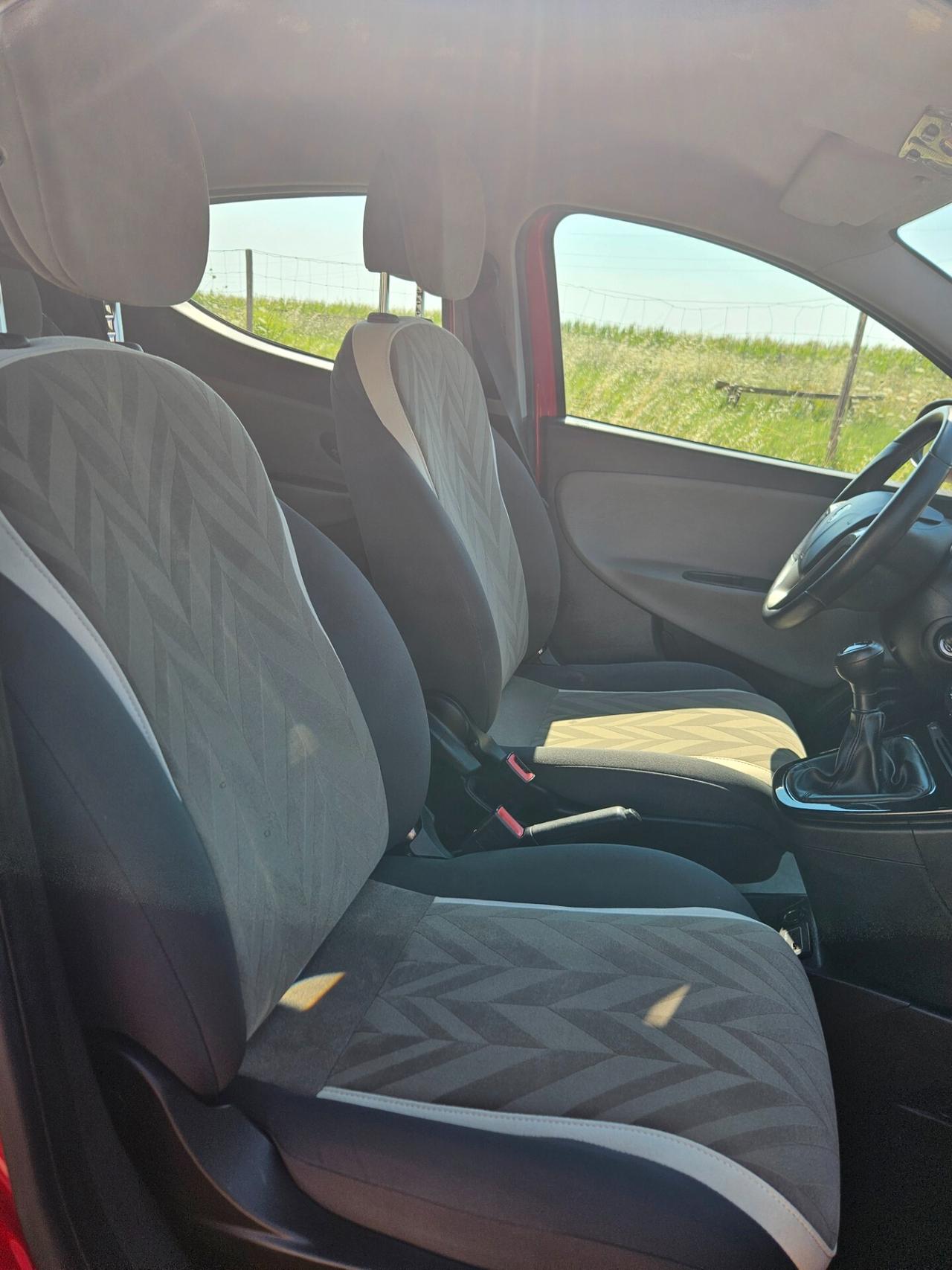 Lancia Ypsilon 1.3 MJT 16V 95 CV 5 porte S&S Gold