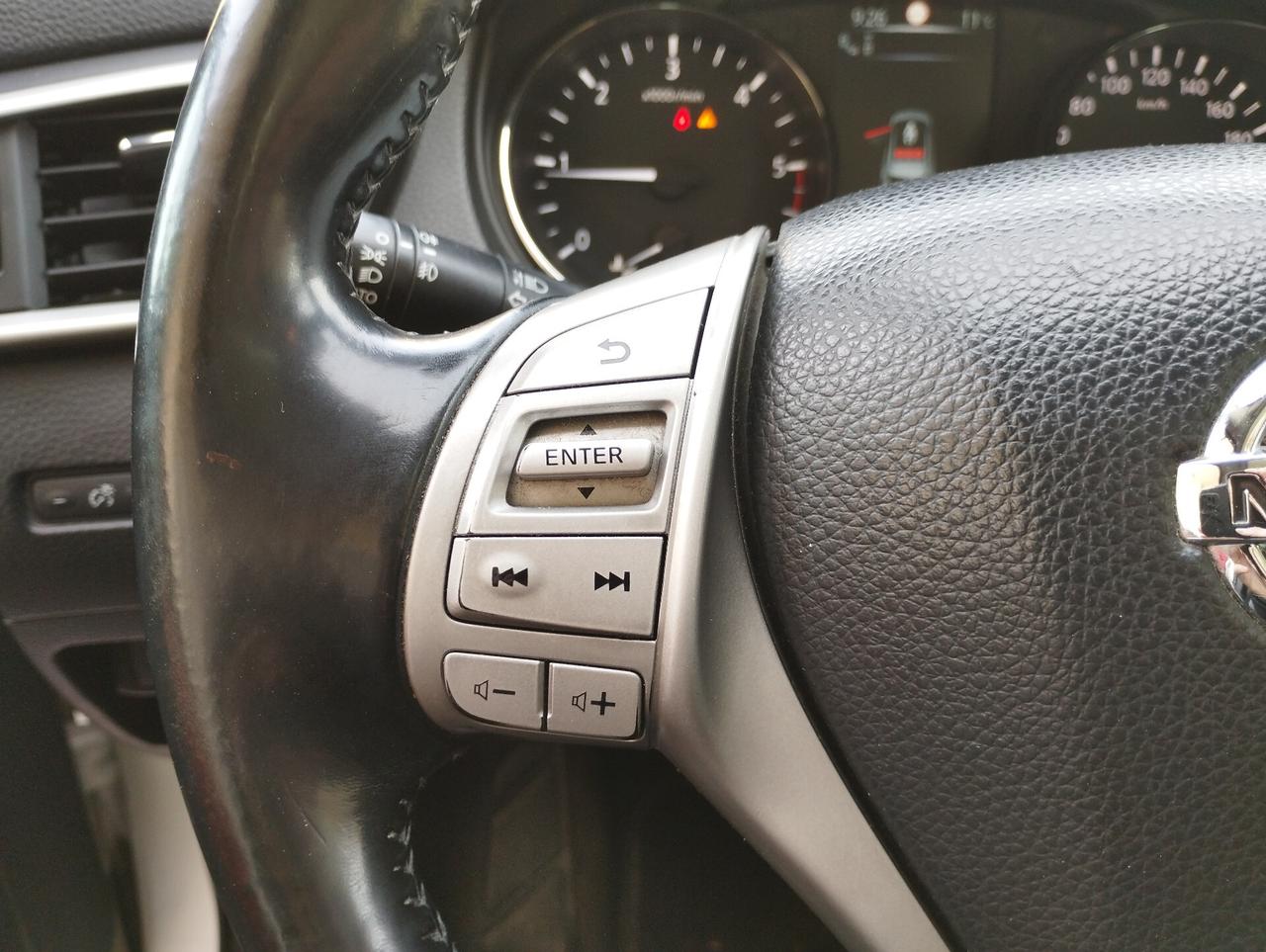 Nissan Qashqai 1.6 dCi DPF Tekna Automatica