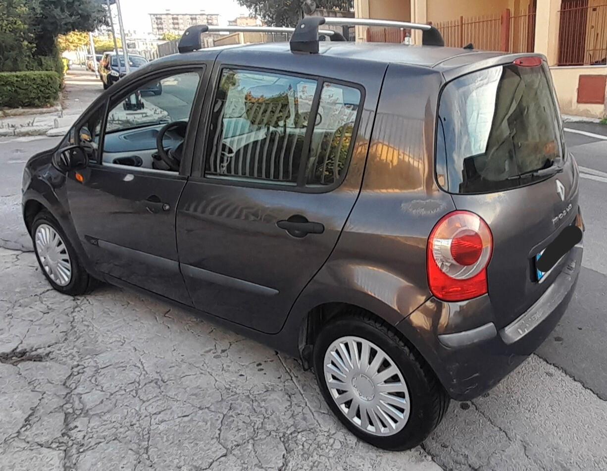 Renault Modus 1.5 dCi 70CV Saint Tropez