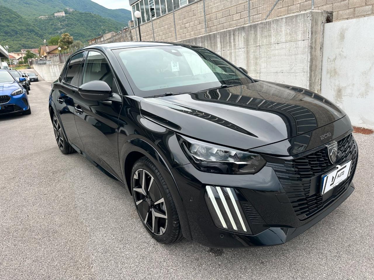 Peugeot 208 1.2 hybrid GT 145cv e-dcs 6