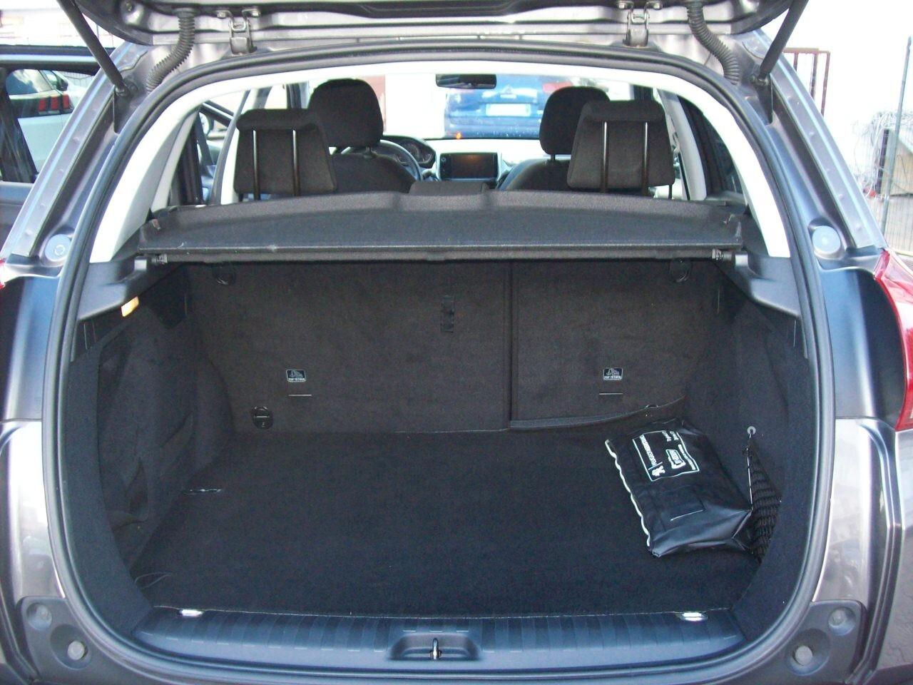 Peugeot 2008 1.6 BlueHDi 100CV Business