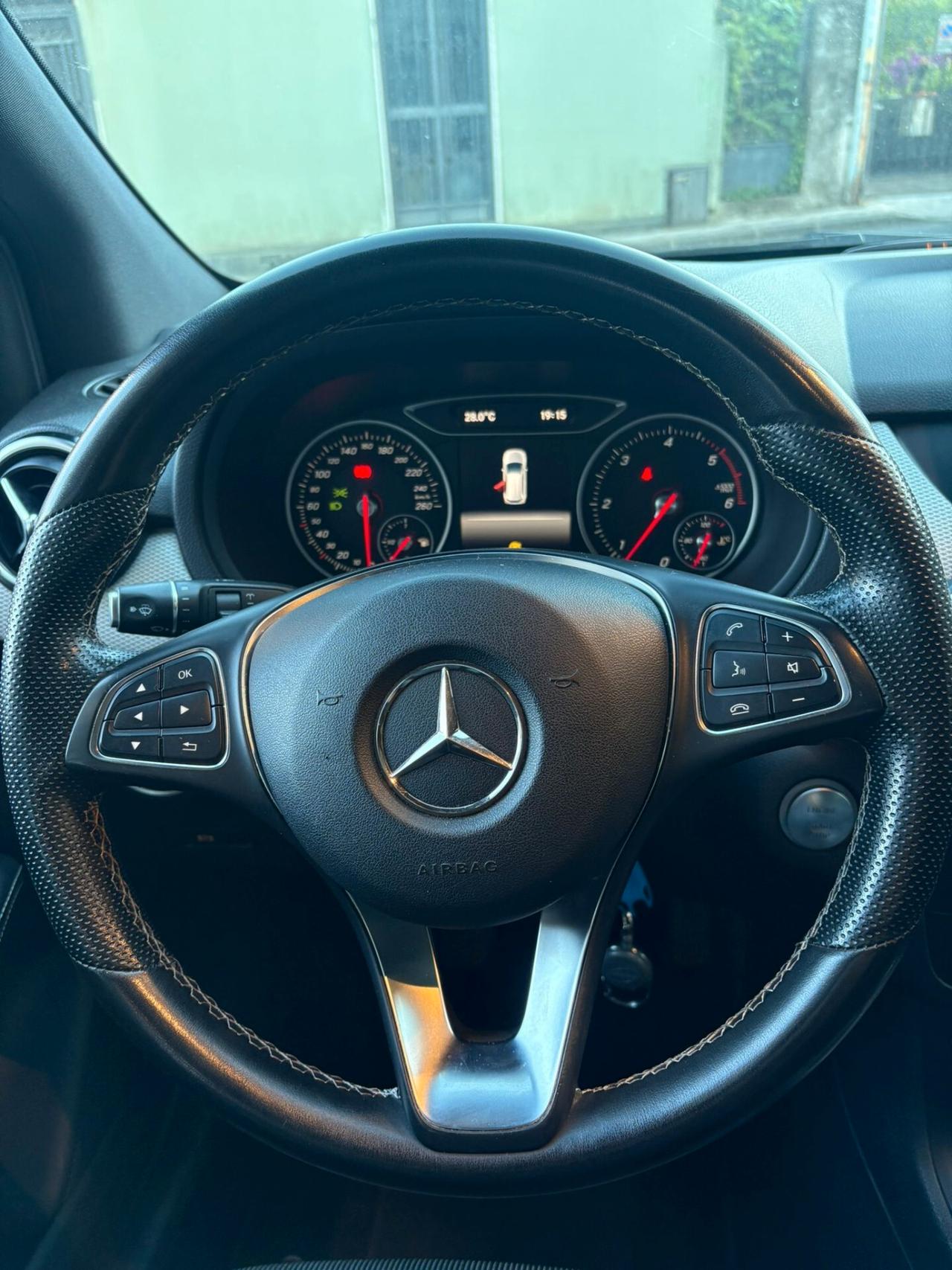 Mercedes-benz B 200 d Premium