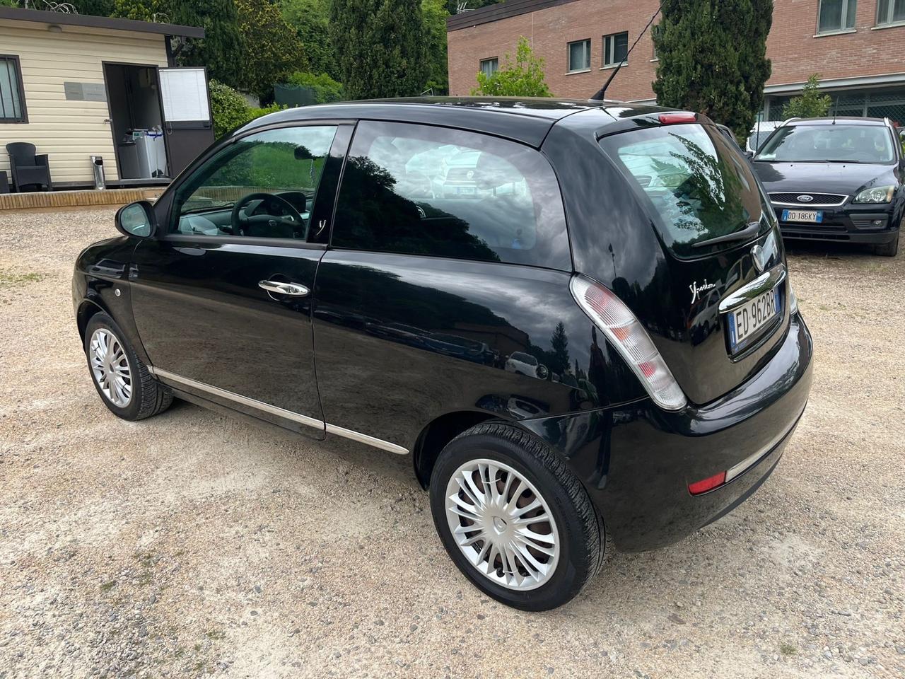 Lancia Ypsilon 1.3 MJT 75 CV Elle