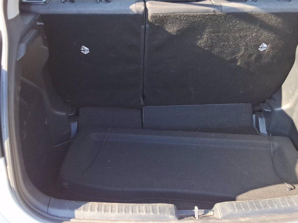 TOYOTA Yaris 1.5h active del 2023