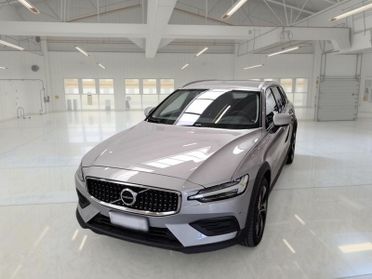 VOLVO V60 CROSS COUNTRY B4 D AWD AUTOM. CORE STATION WAGON