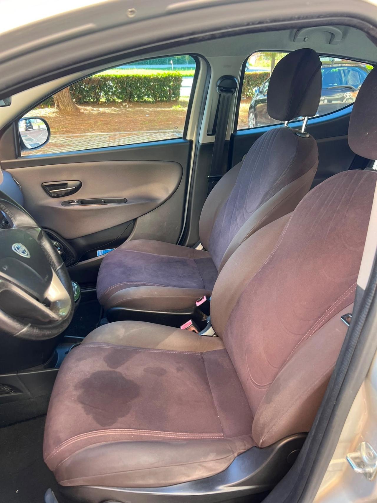 Lancia Ypsilon 0.9 TwinAir 85 CV 5 porte Metano Ecochic Gold