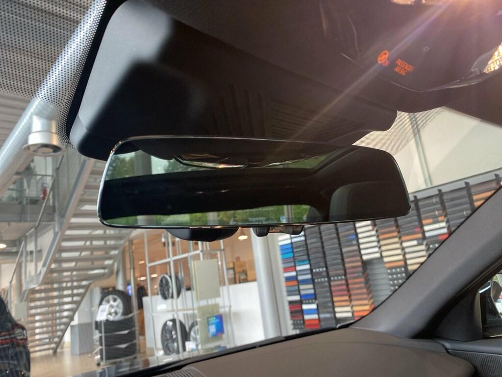 BMW i5 M60 Berlina Auto