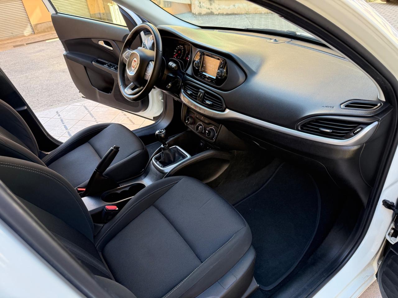 Fiat Tipo 1.6 Mjt S&S 5 porte Easy Business