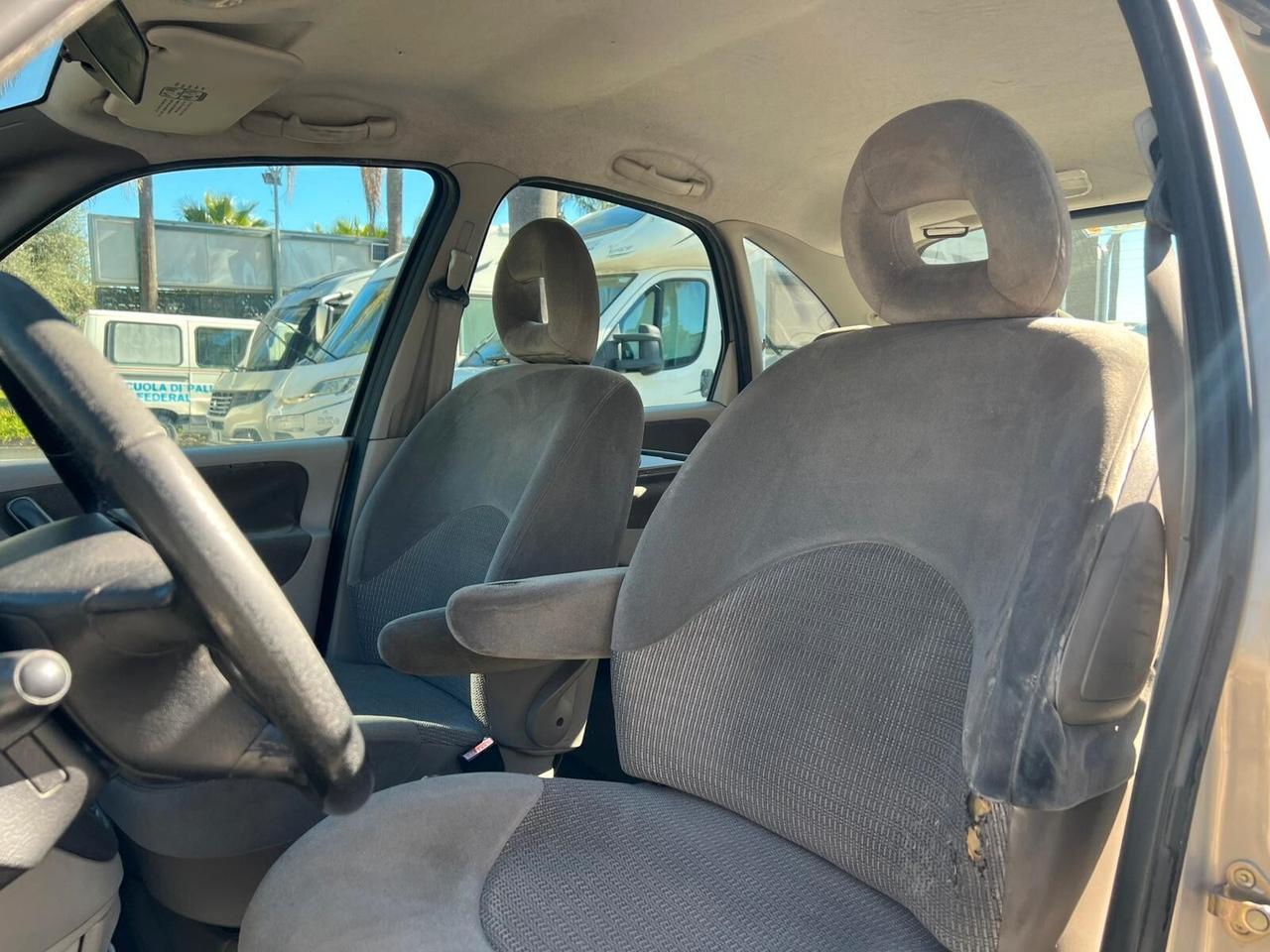 Citroen C4 1.6 HDi 110CV FAP Elegance