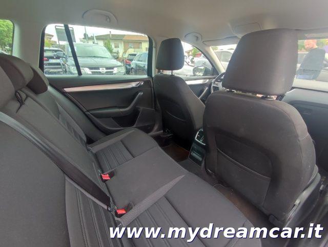 SKODA Octavia 1.5 DSG Wagon Ambition G-Tec