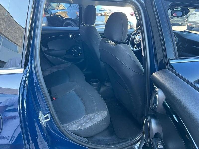 MINI Mini IV F55-F56 2014 5 Porte 2.0 Cooper SD Auto
