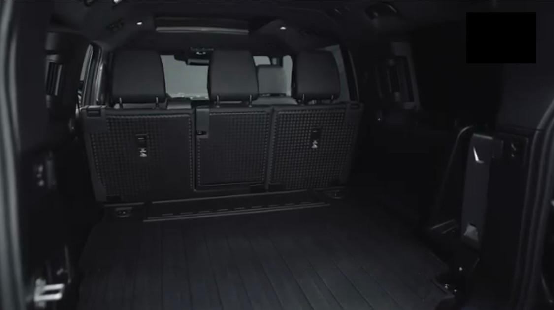 Land Rover Defender 130 300 CV Outbound