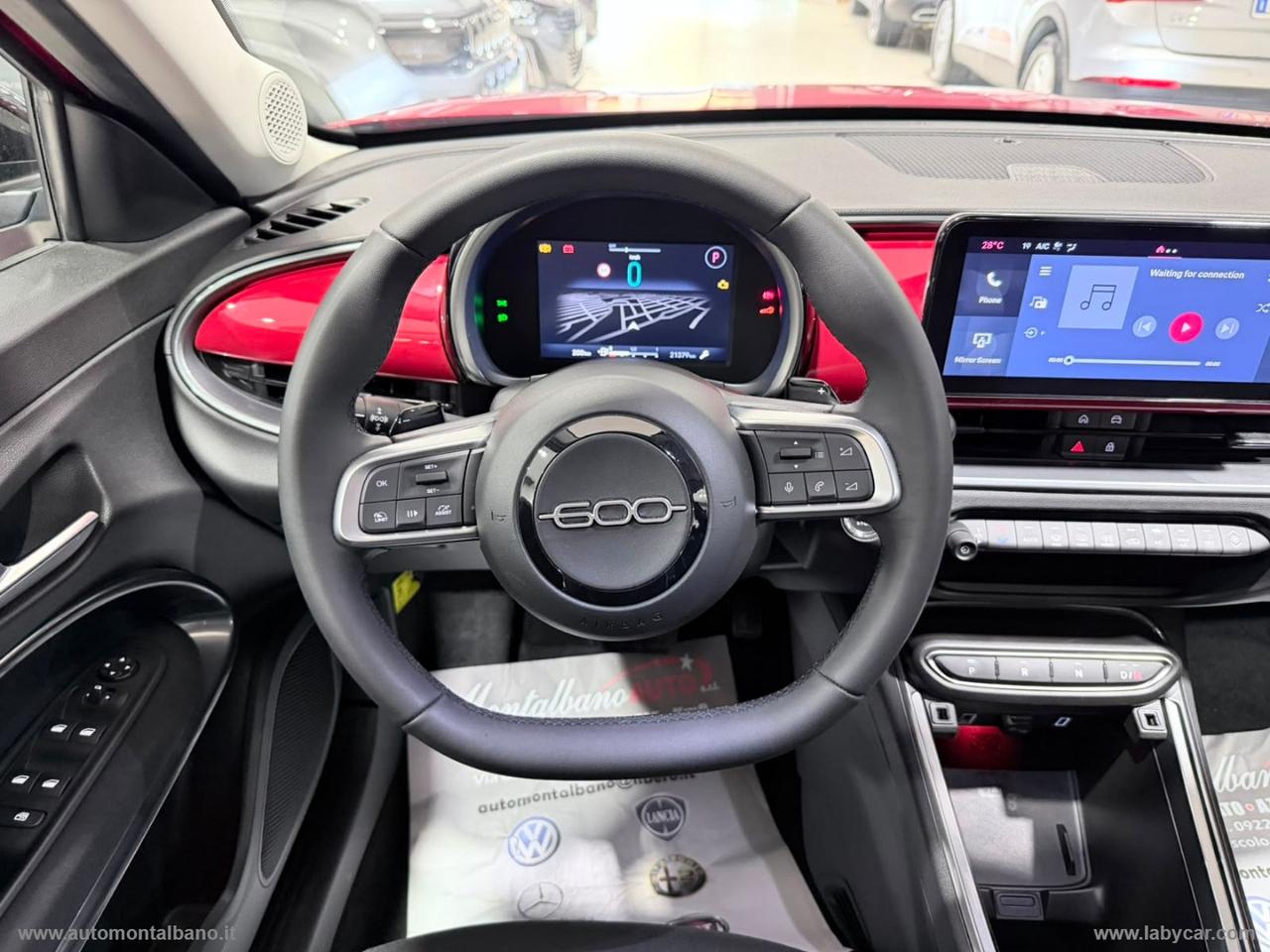 FIAT 600 Hybrid 145 CV DCT MHEV Pop