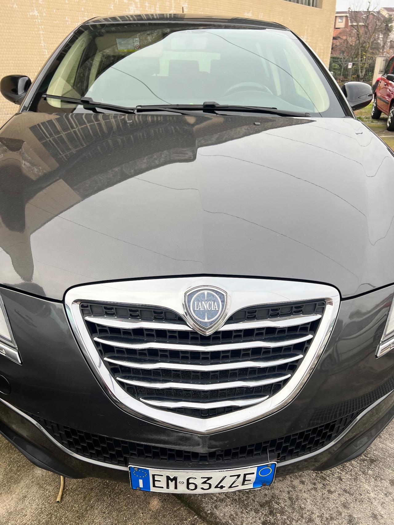 Lancia Delta 1.4 T-Jet 120 CV Silver Ecochic GPL