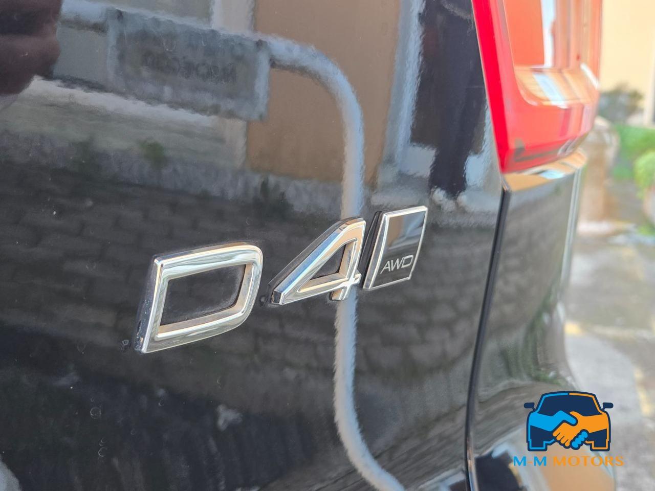 VOLVO XC40 D4 AWD Geartronic Momentum