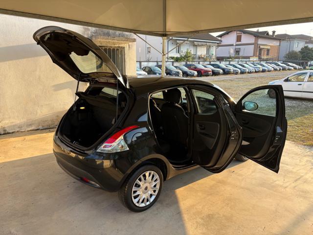 LANCIA Ypsilon 1.2 69 CV 5 porte GOLD OK NEOPATENTATI COME NUOVA