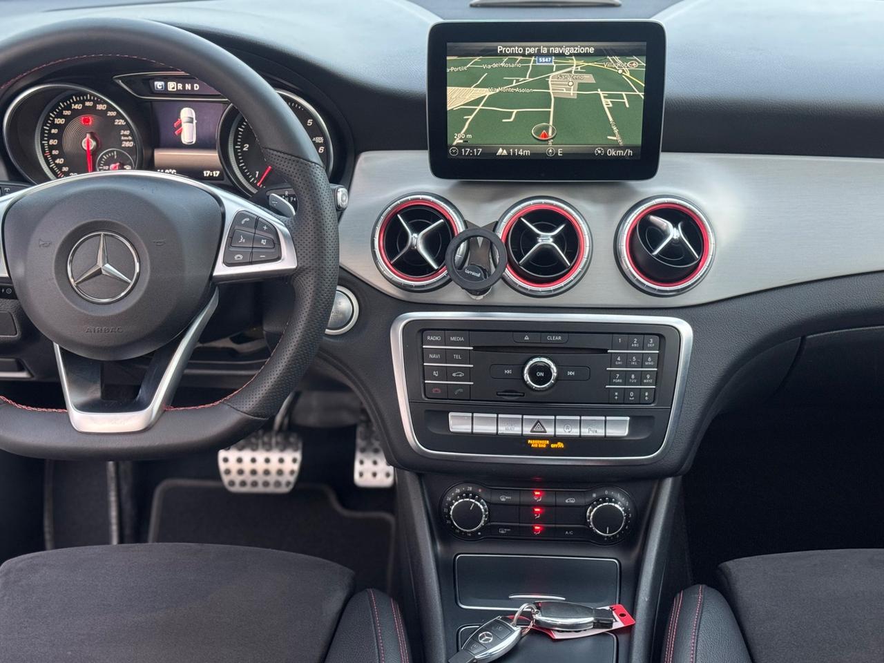 Mercedes-benz CLA 200 Automatico AMG line !