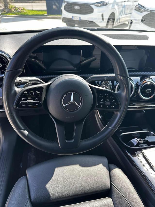 MERCEDES-BENZ A 200 Automatic Sport